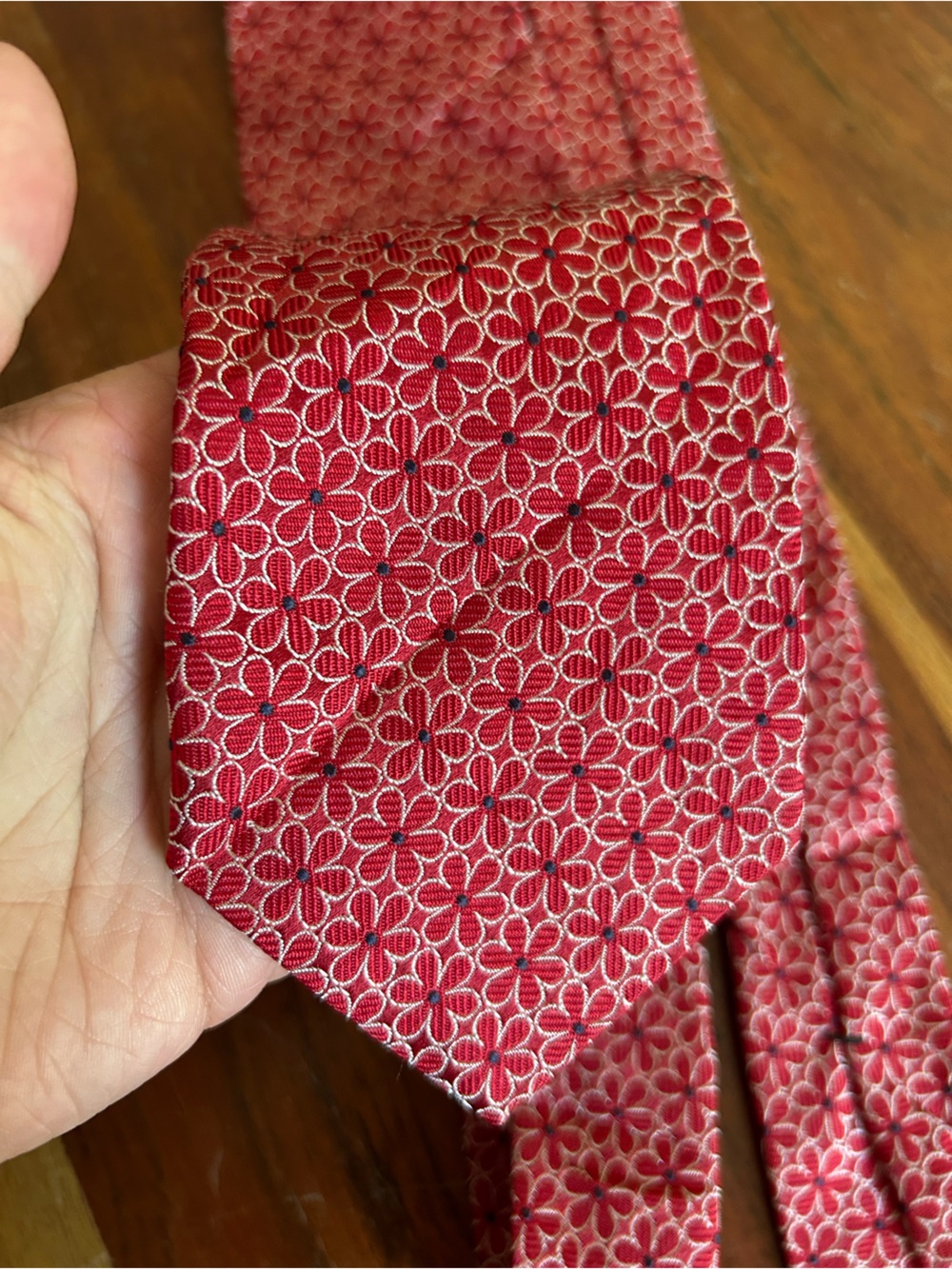 Brooks brothers red floral print silk tie